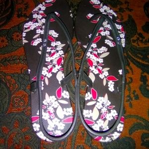 Grendene brown thong sandals